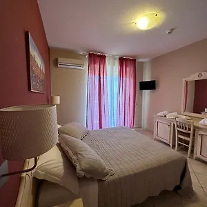 Apartmanhotel Le Residenze Di Santa Costanza - Le Dimore